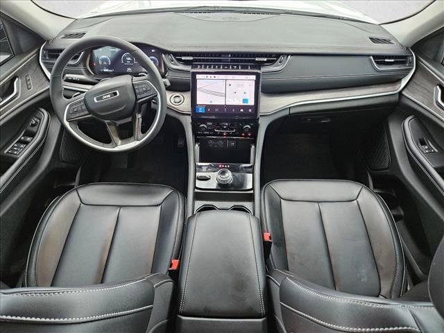 Used 2024 Jeep Grand Cherokee Limited AWD/4WD image 19