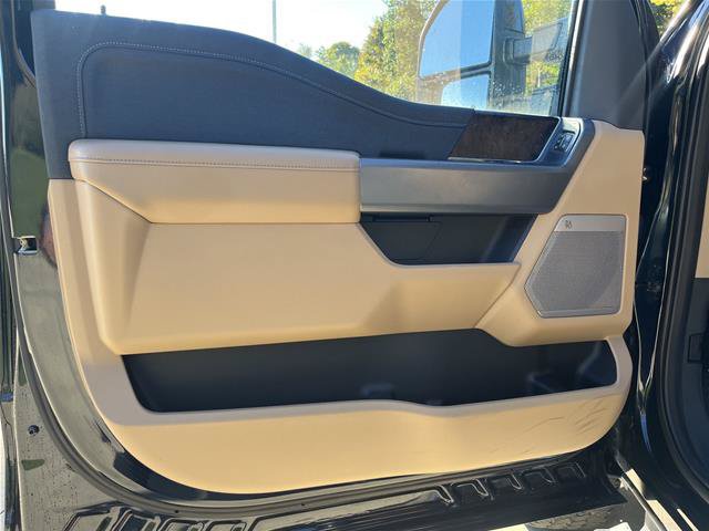 Certified 2023 Ford F250 Lariat w/ FX4 Off-Road Package AWD/4WD image 9