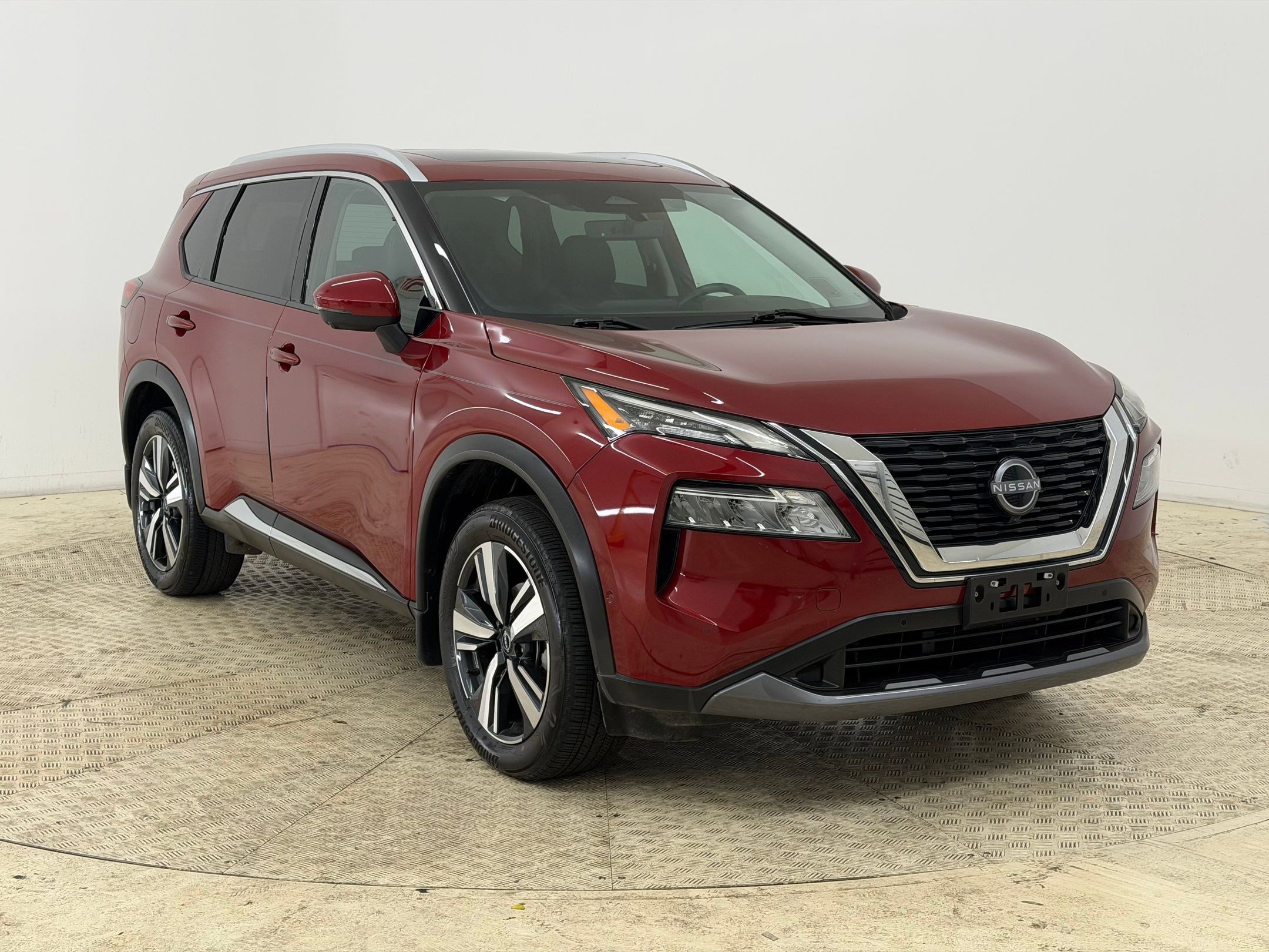 Used 2023 Nissan Rogue SL w/ SL Premium Package image 7