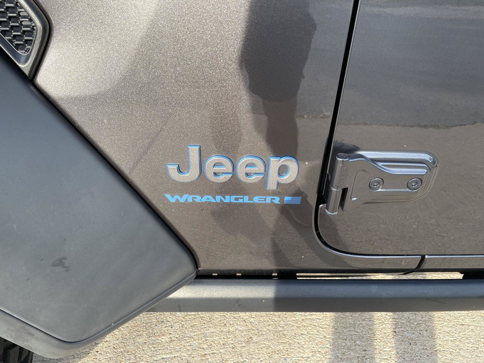 Used 2023 Jeep Wrangler Unlimited AWD/4WD image 33