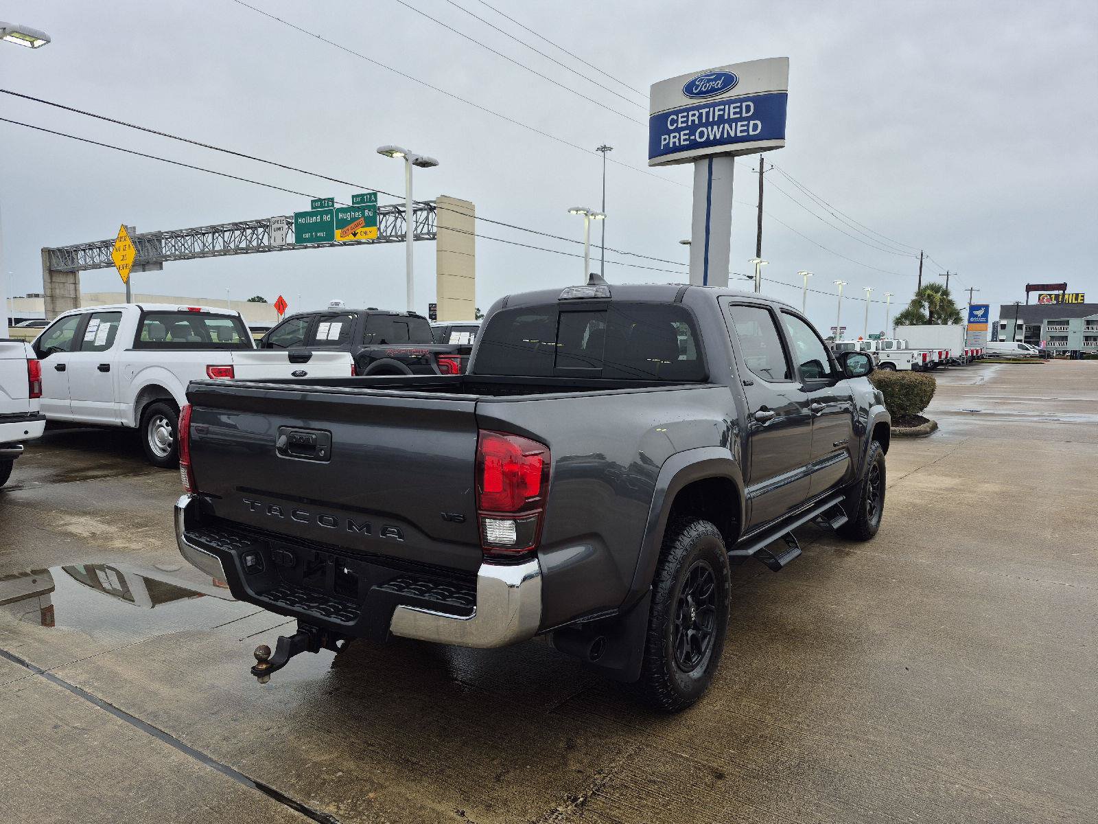 Used 2022 Toyota Tacoma SR5 RWD image 9