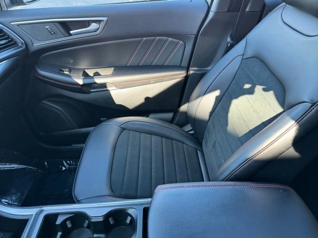 Certified 2024 Ford Edge ST-Line AWD/4WD image 23