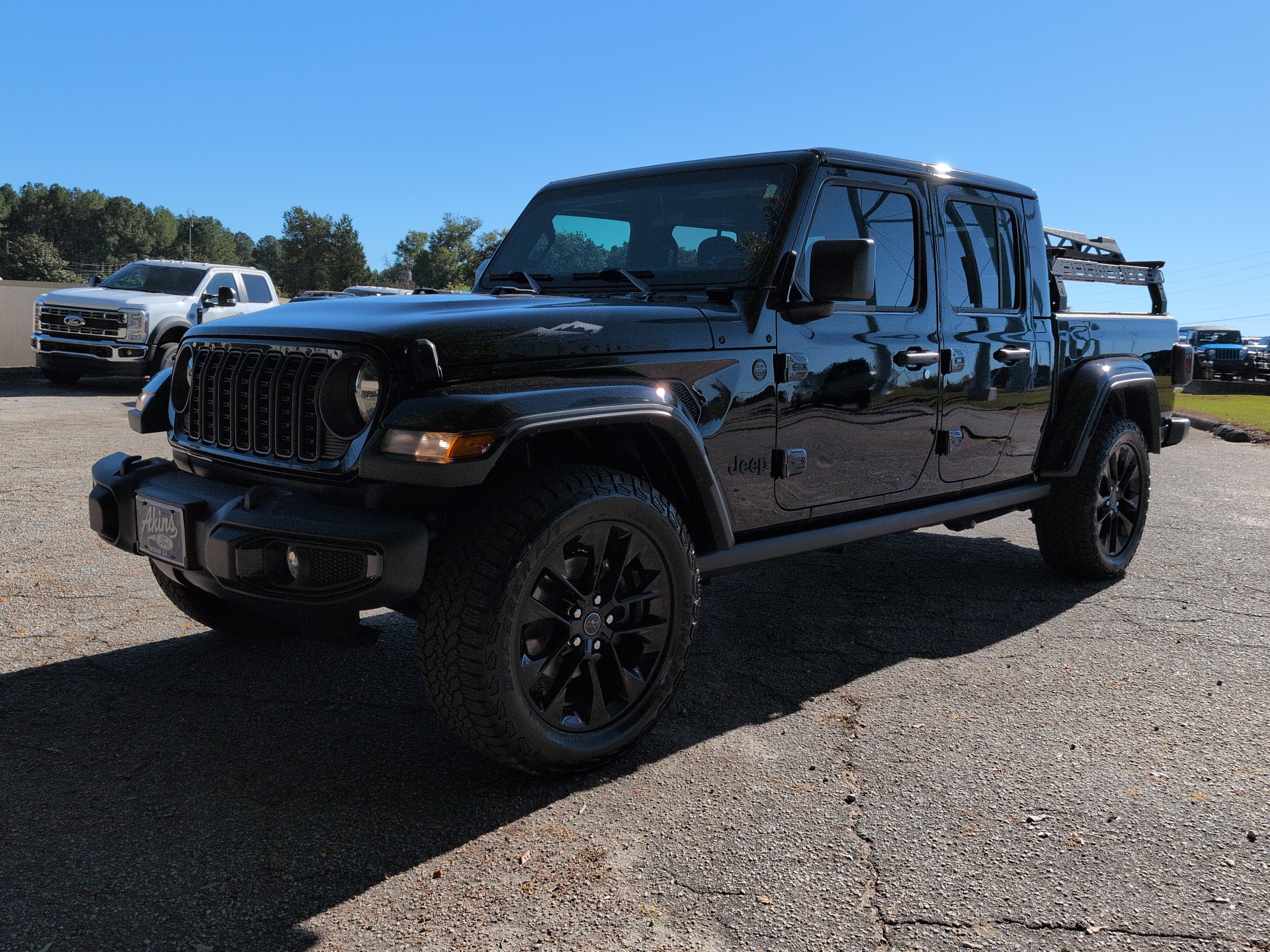 Used 2024 Jeep Gladiator Sport AWD/4WD image 6