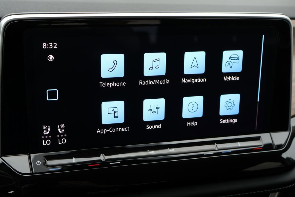 Used 2025 Volkswagen Atlas SE FWD image 31