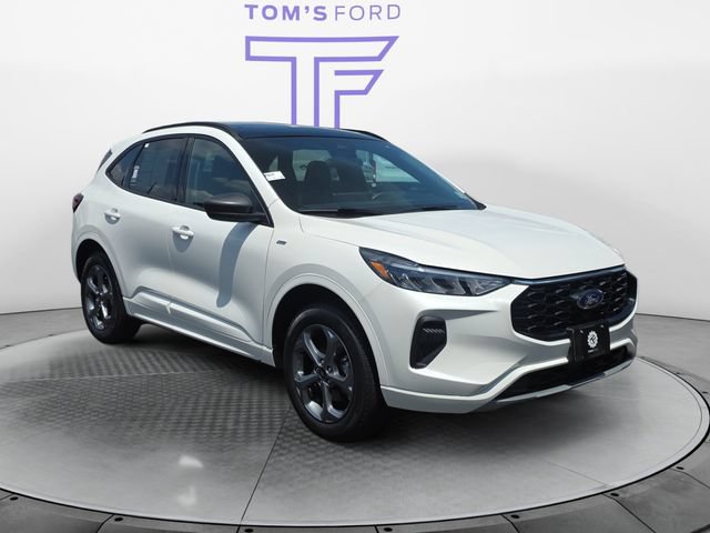 Certified 2024 Ford Escape ST-Line w/ Tech Pack #1 AWD/4WD image 9