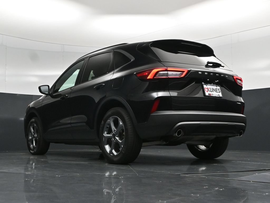 Certified 2025 Ford Escape ST-Line Select AWD/4WD image 50