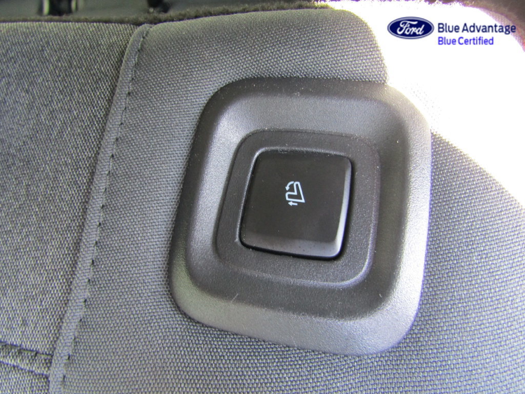 Certified 2025 Ford Expedition Active AWD/4WD image 36
