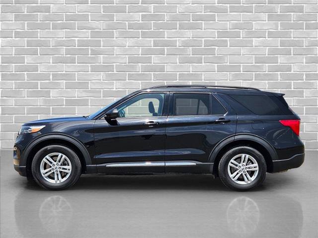 Certified 2024 Ford Explorer XLT w/ Equipment Group 202A RWD image 8