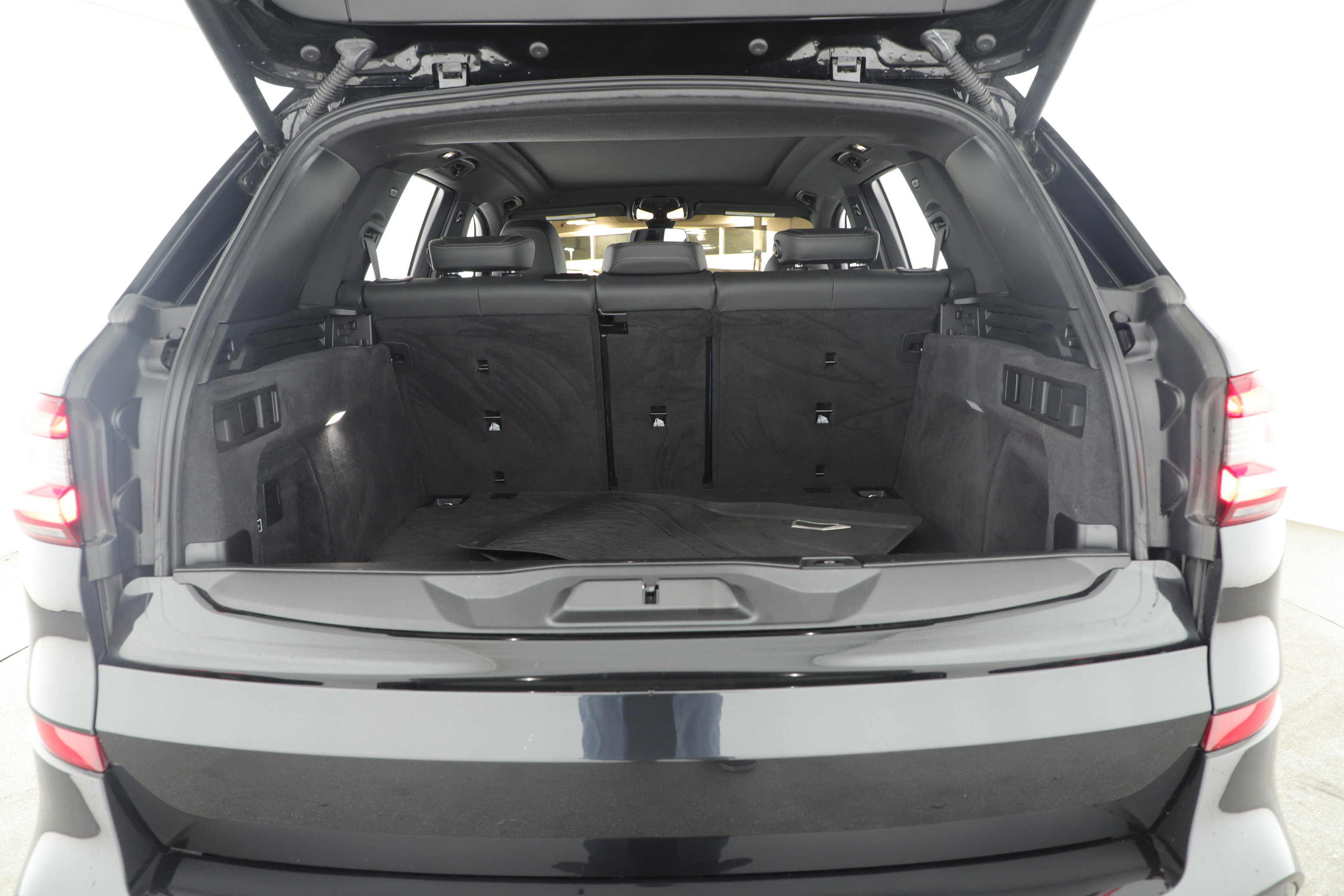 Used 2021 BMW X5 sDrive40i w/ M Sport Package image 5