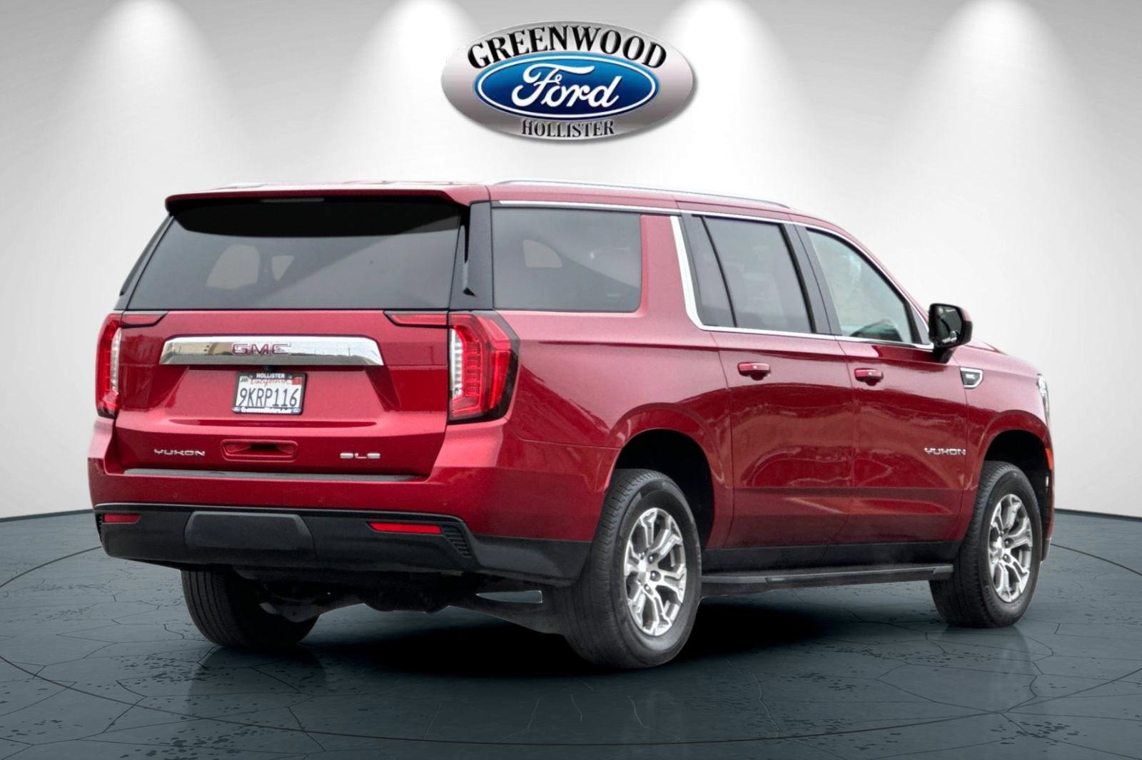 Used 2024 GMC Yukon XL SLE image 4