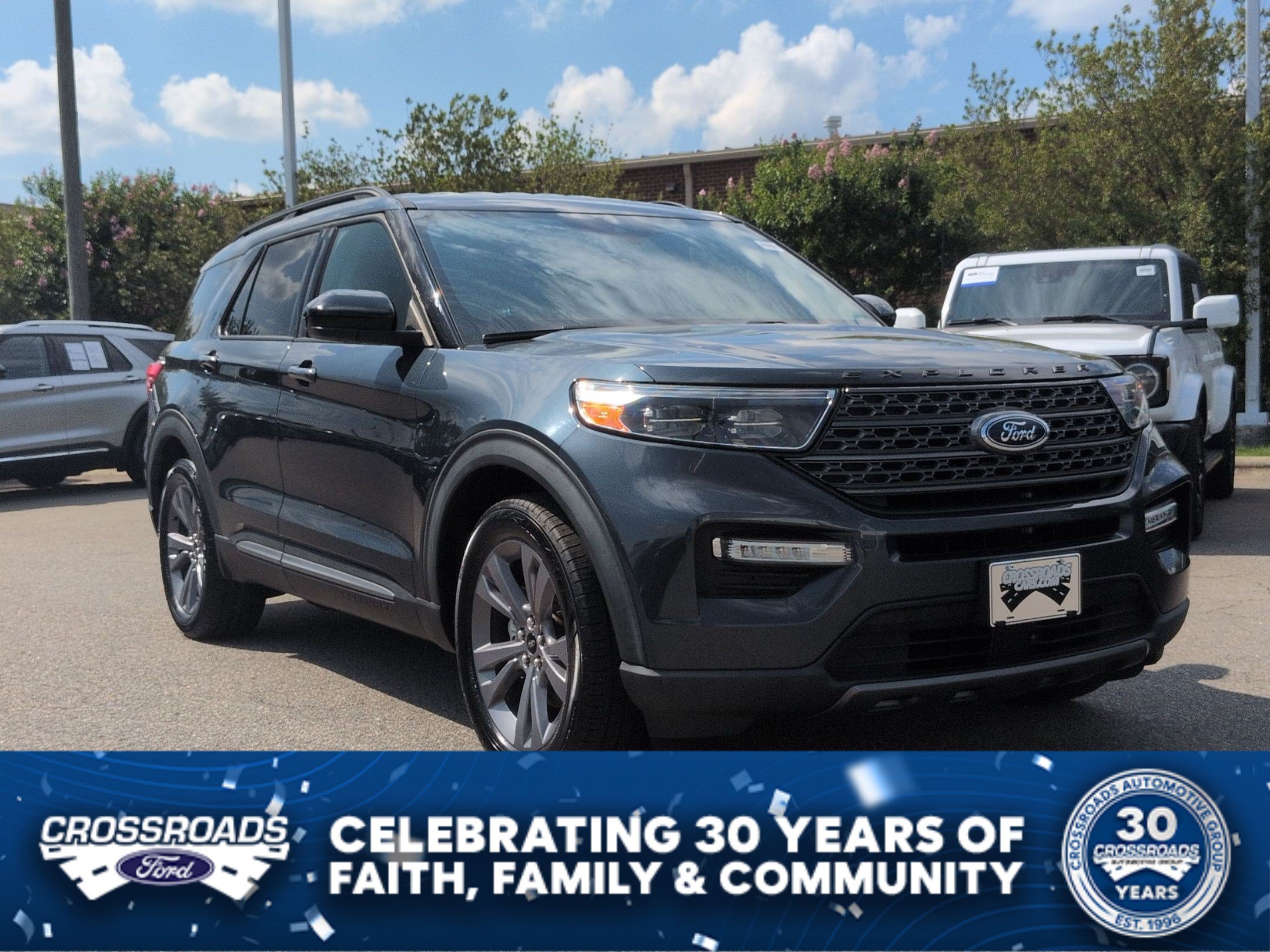 Certified 2022 Ford Explorer XLT w/ Equipment Group 202A RWD image 1