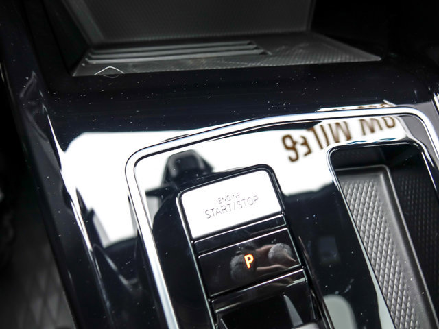 Used 2025 Volkswagen Golf R 2.0T image 16