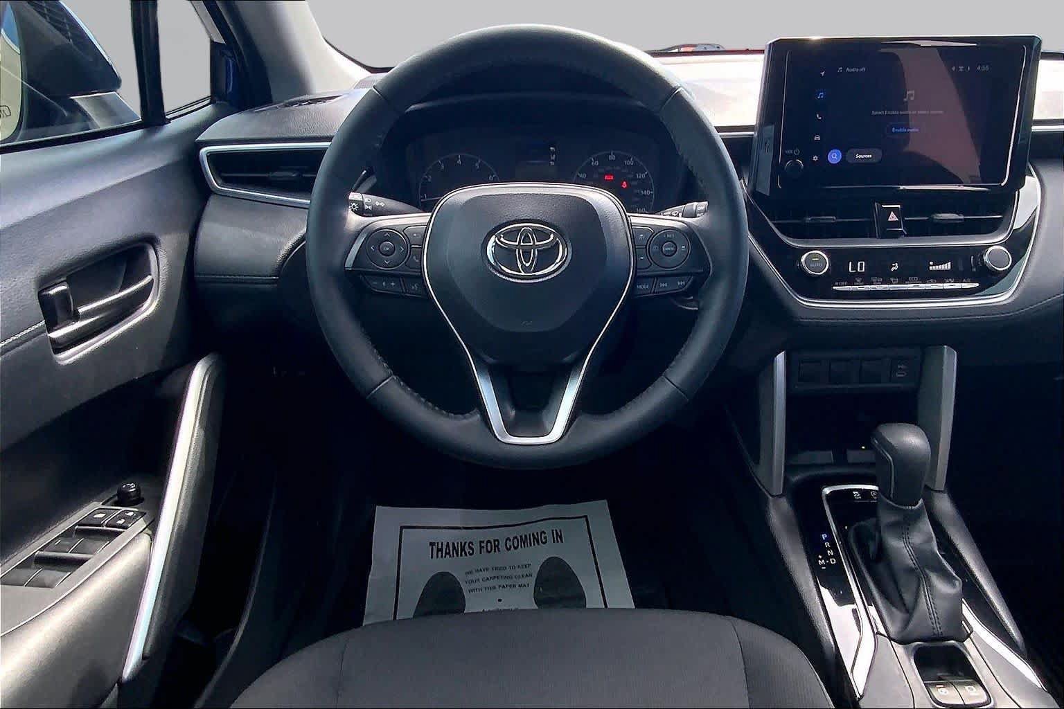 Used 2024 Toyota Corolla Cross LE FWD image 6