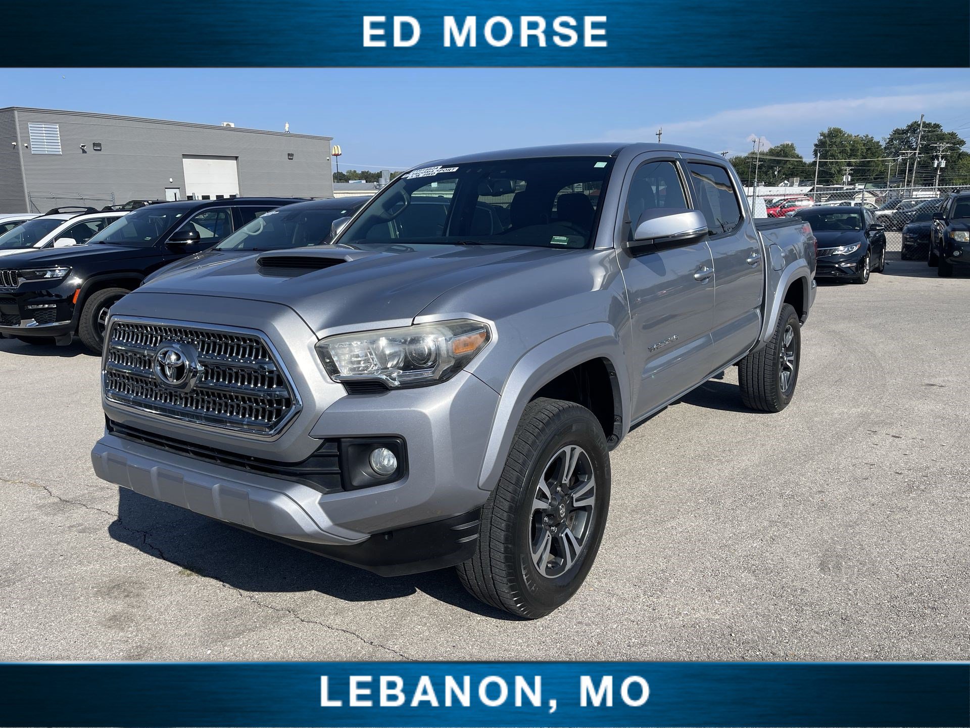 Used 2017 Toyota Tacoma TRD Sport w/ Tow Package (A/T)