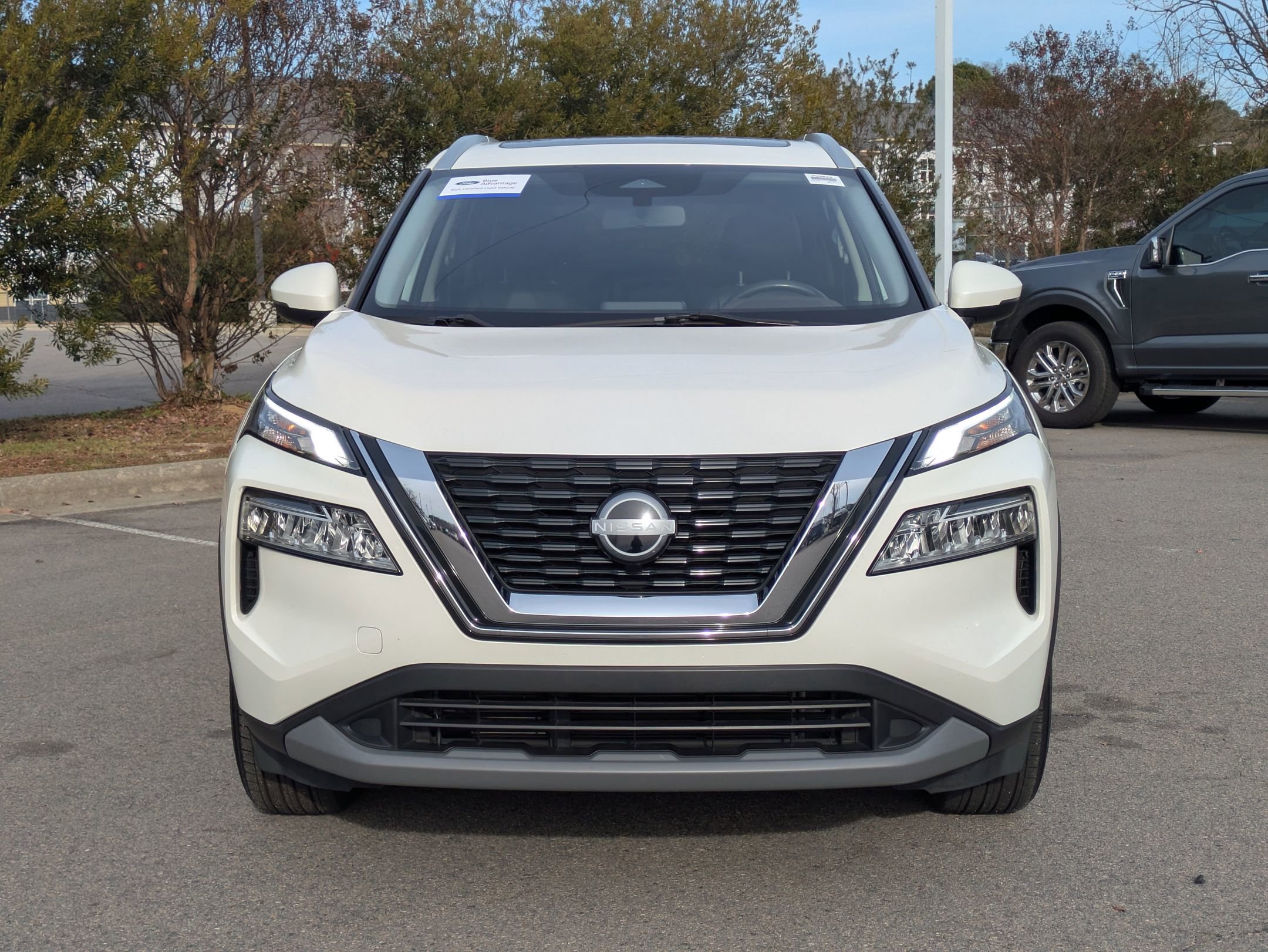 Used 2022 Nissan Rogue SV w/ SV Premium Package image 8