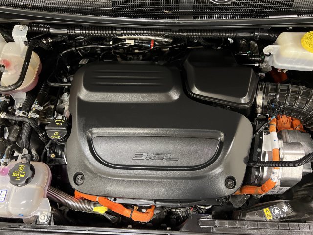 Used 2024 Chrysler Pacifica Limited FWD image 12