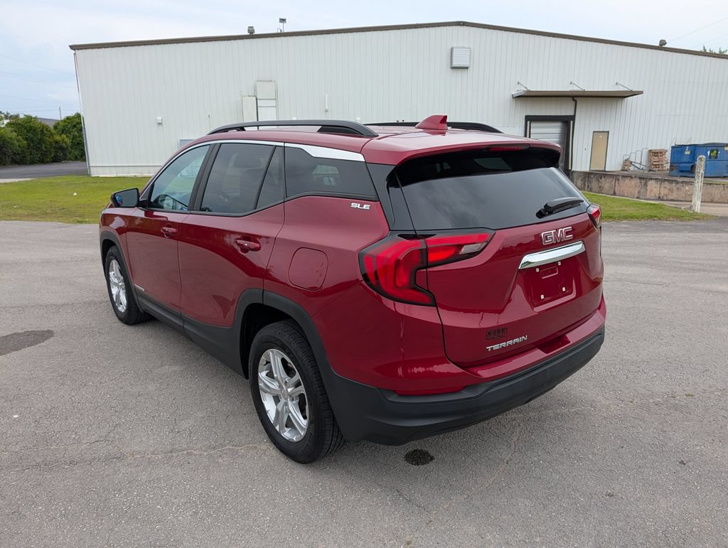 Used 2021 GMC Terrain SLE w/ Driver Convenience Package FWD image 4