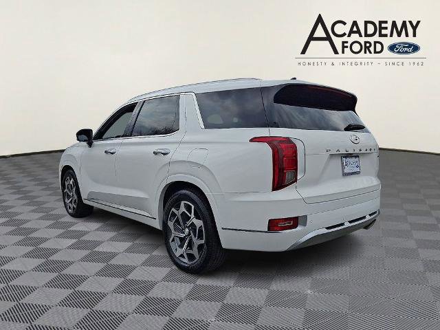 Used 2021 Hyundai Palisade Calligraphy image 2