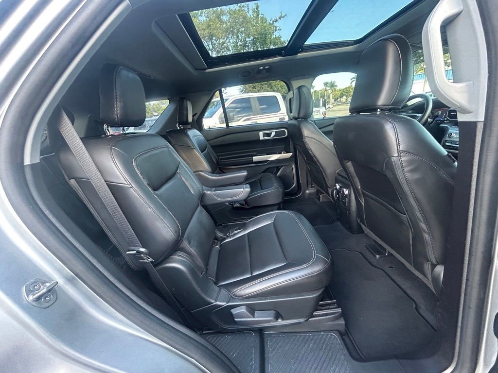 Certified 2022 Ford Explorer XLT w/ Equipment Group 202A image 33