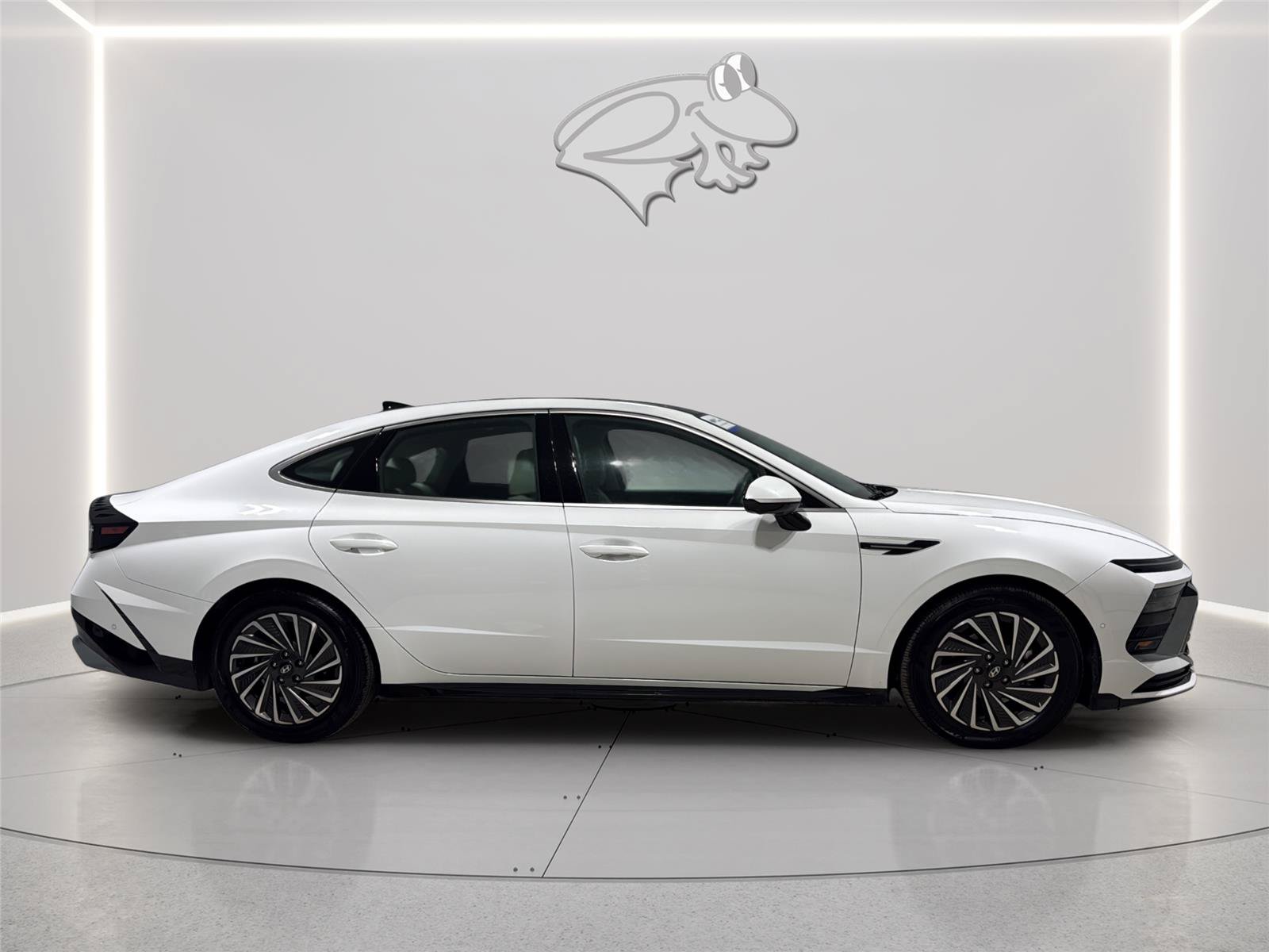 Used 2025 Hyundai Sonata Limited FWD image 7