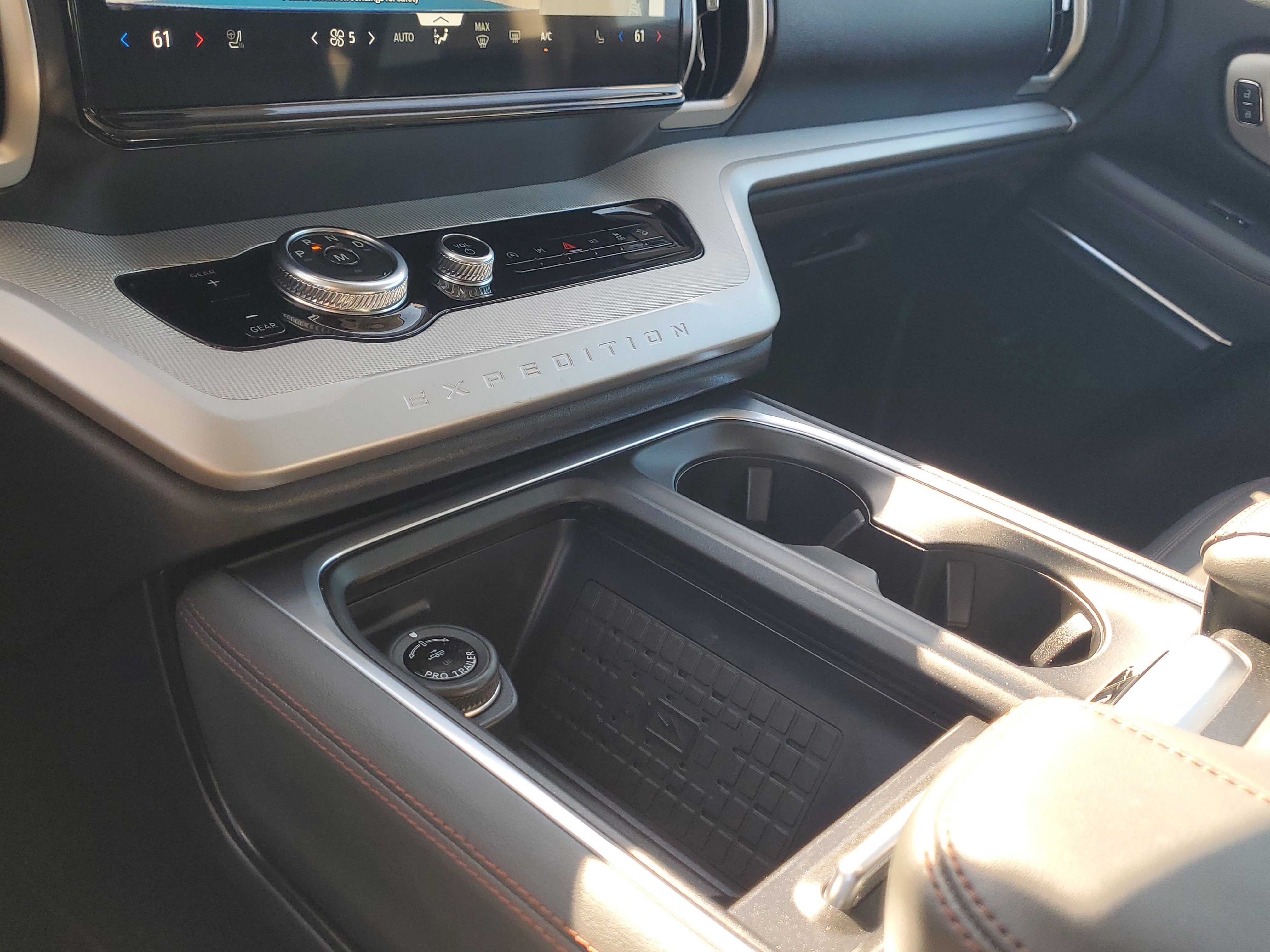 Certified 2025 Ford Expedition Active image 29