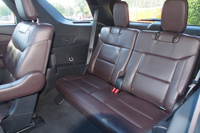 Certified 2025 Ford Explorer Platinum w/ LUX Leather Package AWD/4WD image 24