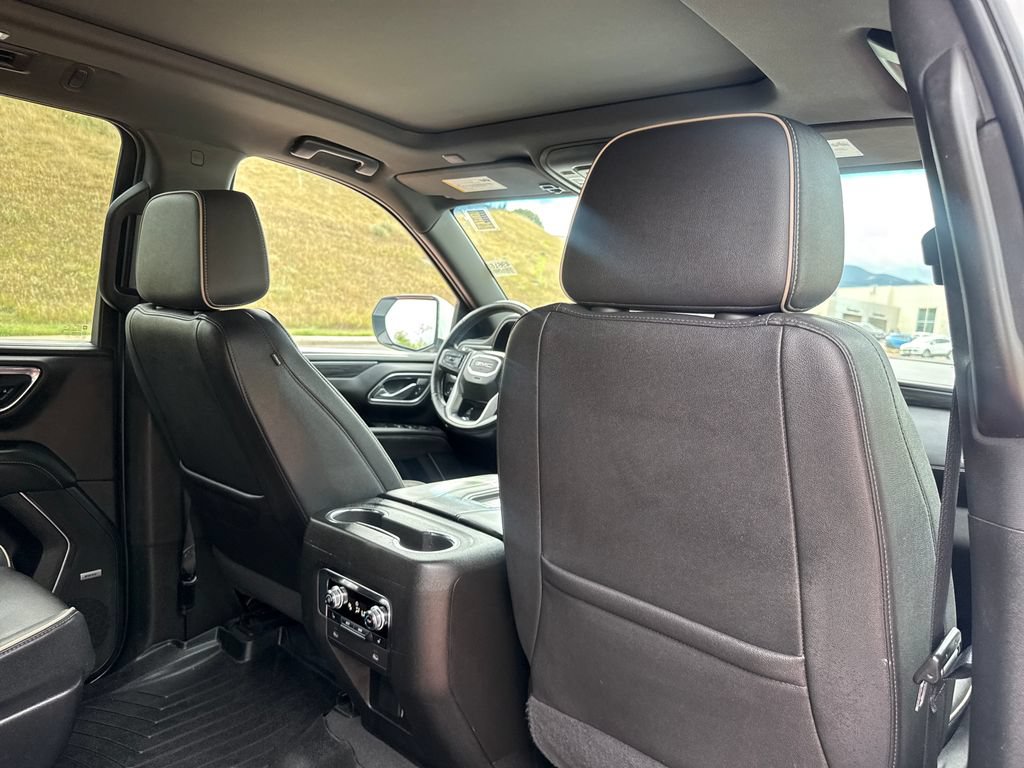 Used 2022 GMC Yukon XL SLT w/ SLT Premium Package AWD/4WD image 28