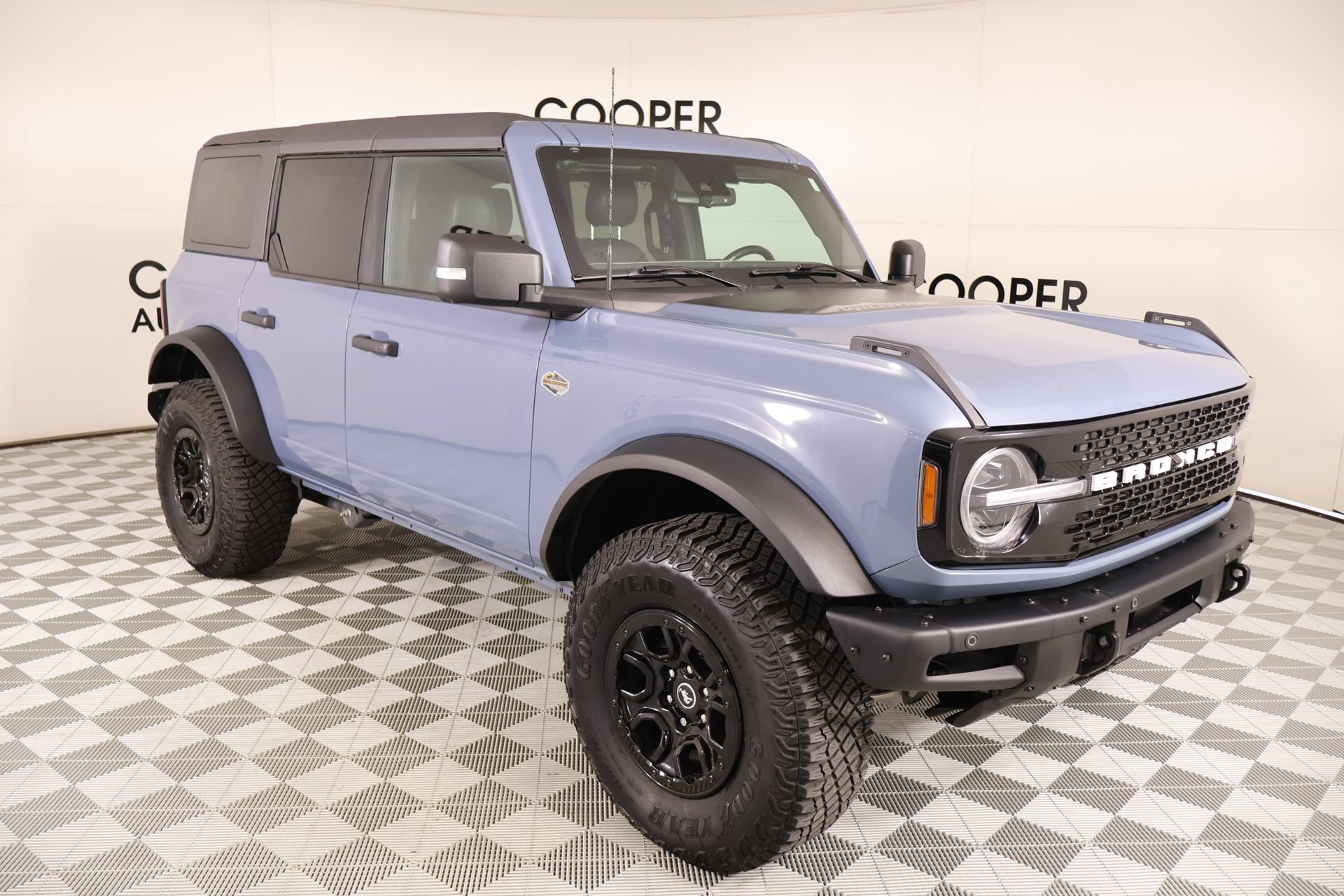 Certified 2024 Ford Bronco Wildtrak AWD/4WD image 1