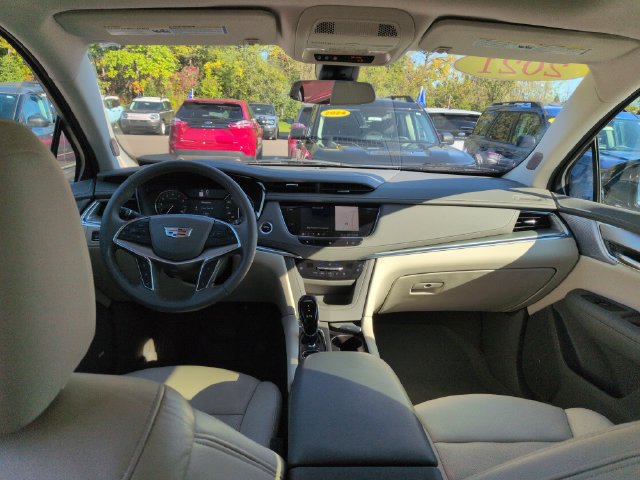 Used 2021 Cadillac XT5 Premium Luxury w/ LPO, Floor Liner Package FWD image 24