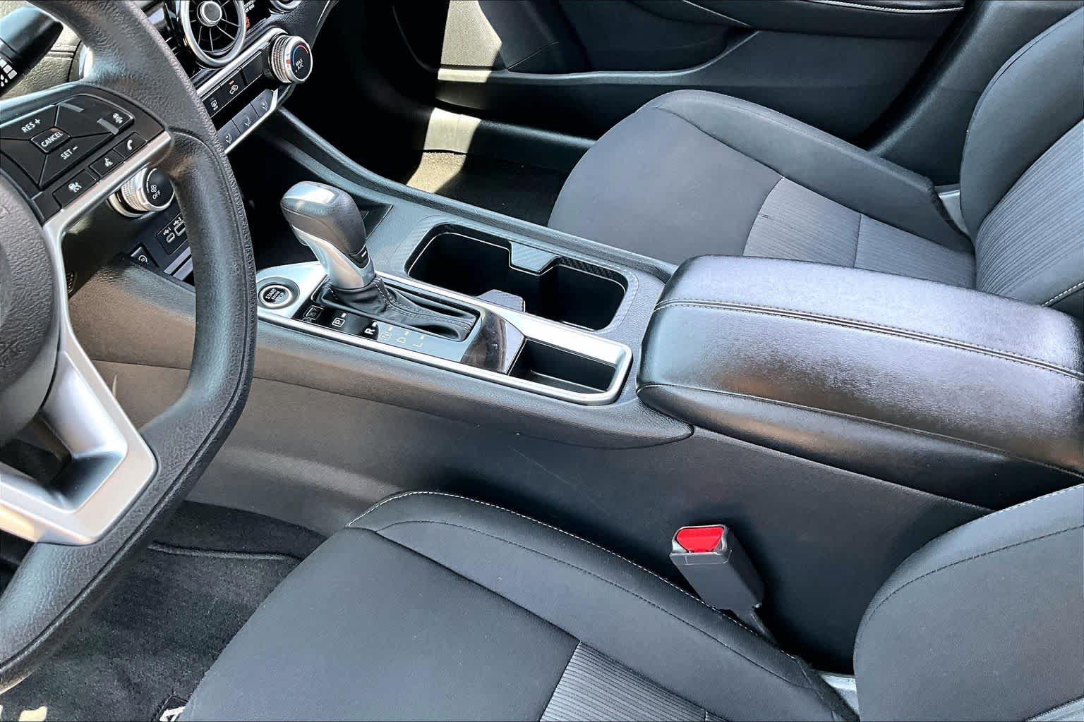 Used 2024 Nissan Sentra SV FWD image 16