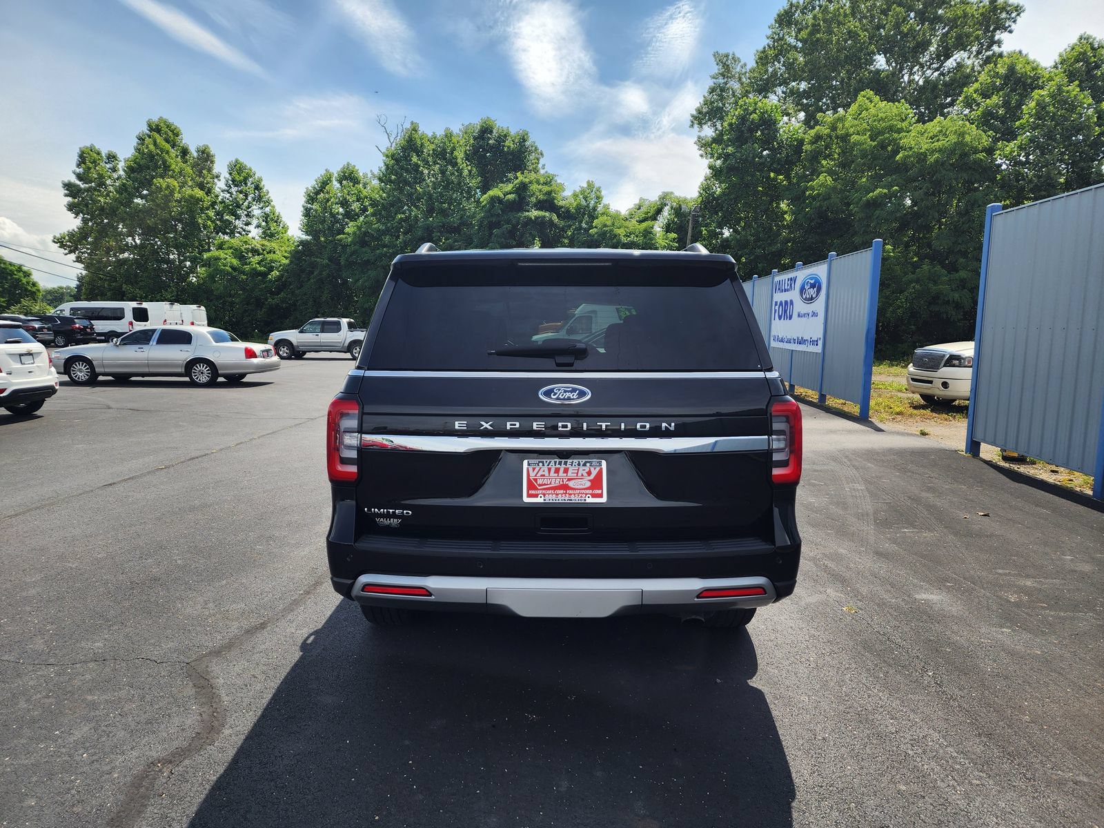 Certified 2024 Ford Expedition Limited AWD/4WD image 4