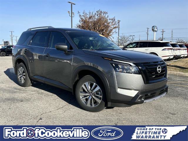 Used 2025 Nissan Pathfinder SL w/ Black Appearance Package image 1