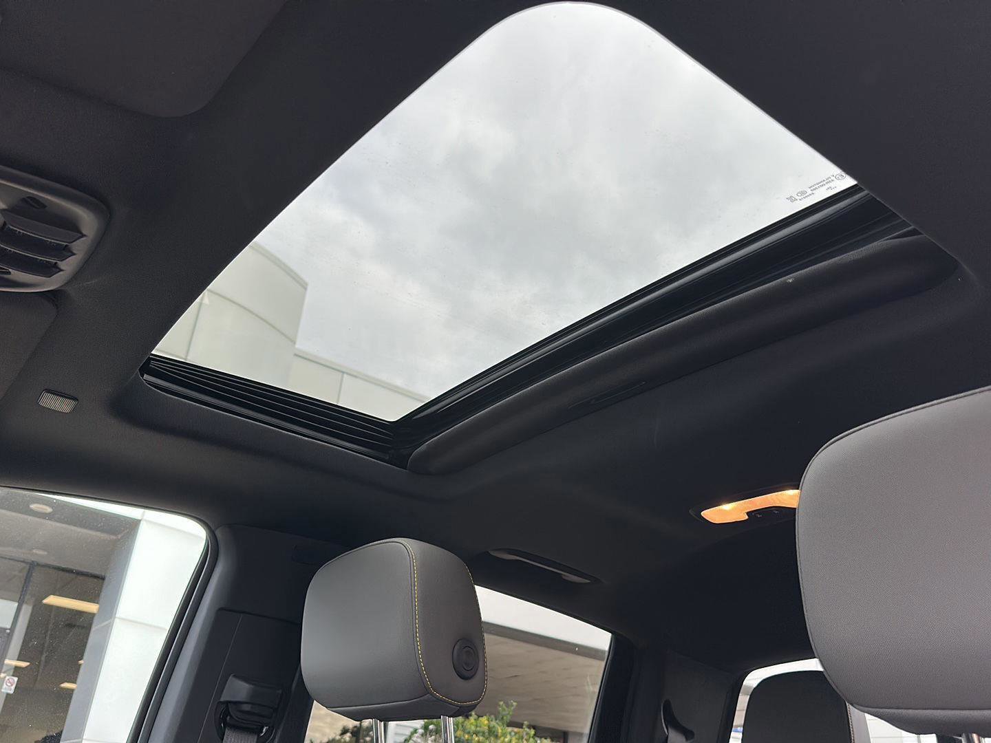 Used 2024 Chevrolet Colorado ZR2 w/ Technology Package image 40