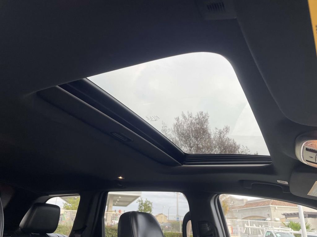 Used 2020 Jeep Grand Cherokee Limited image 32