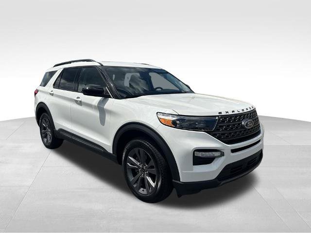 Certified 2023 Ford Explorer XLT w/ Equipment Group 202A AWD/4WD image 7