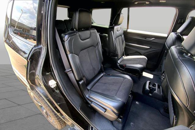 Used 2023 Jeep Grand Cherokee L Laredo RWD image 19
