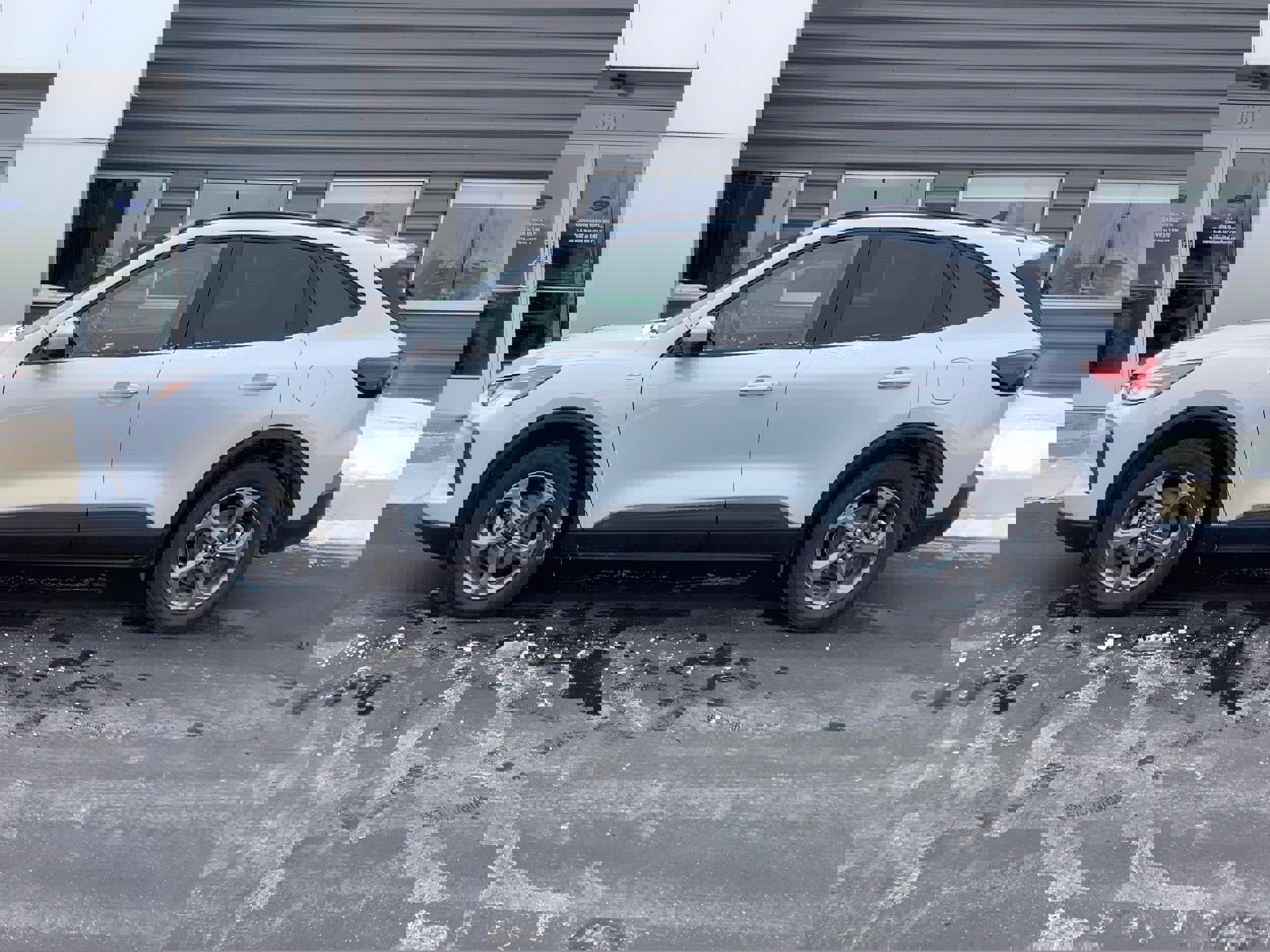 Certified 2025 Ford Escape ST-Line Elite image 2