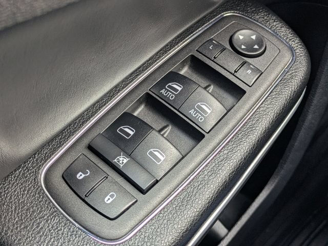 Used 2023 Chrysler 300 Touring w/ Sport Appearance Package RWD image 21