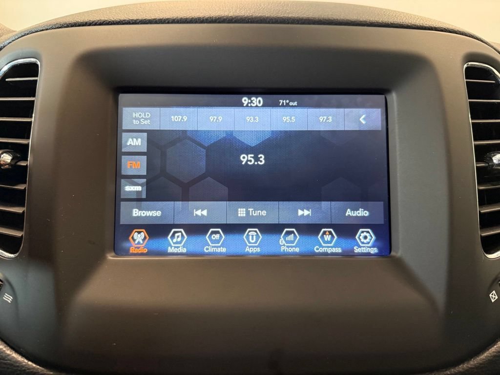 Used 2018 Jeep Compass Latitude w/ Popular Equipment Group AWD/4WD image 22