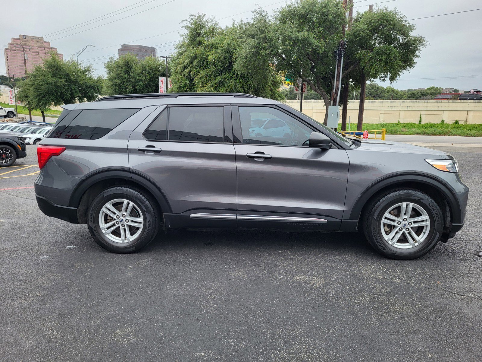 Certified 2023 Ford Explorer XLT w/ Equipment Group 202A RWD image 2