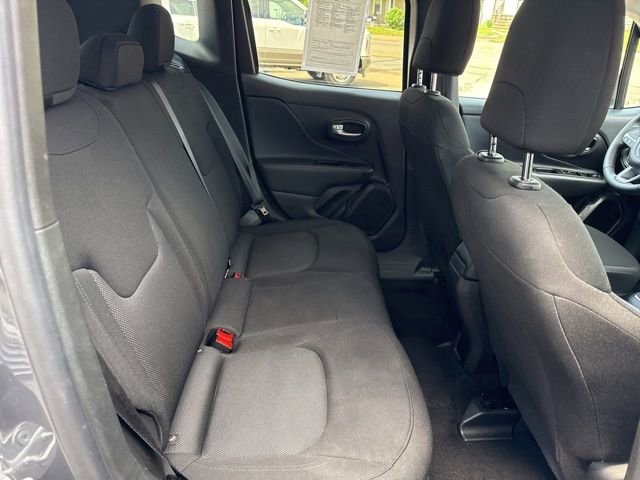 Used 2023 Jeep Renegade Latitude AWD/4WD image 34
