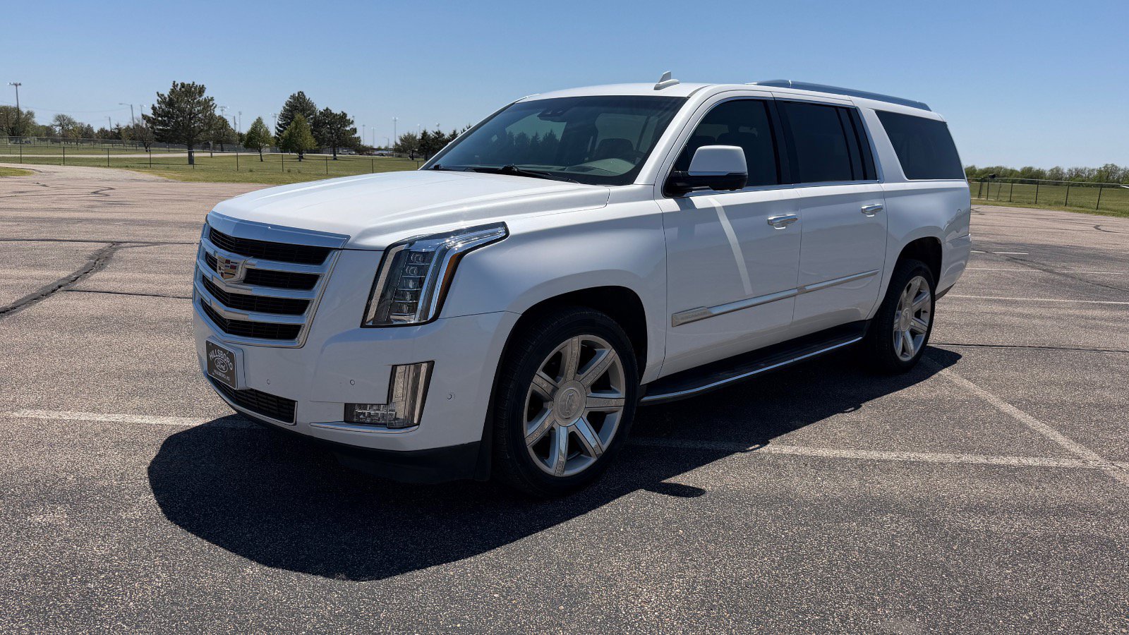 Used 2019 Cadillac Escalade ESV Luxury AWD/4WD image 14