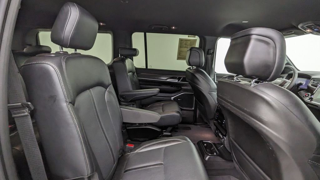 Used 2024 Jeep Wagoneer Series III image 42