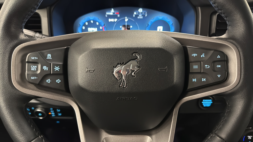 Certified 2025 Ford Bronco Badlands AWD/4WD image 15