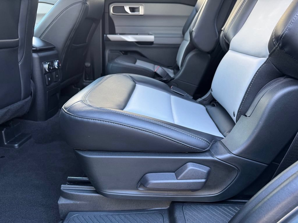 Certified 2023 Ford Explorer XLT w/ Equipment Group 202A AWD/4WD image 7