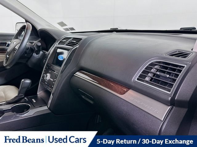 Certified 2017 Ford Explorer Platinum image 33
