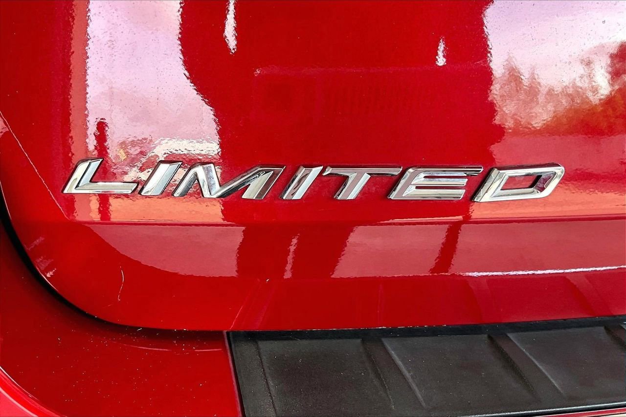 Certified 2024 Ford Explorer Limited w/ Limited Technology Package image 32