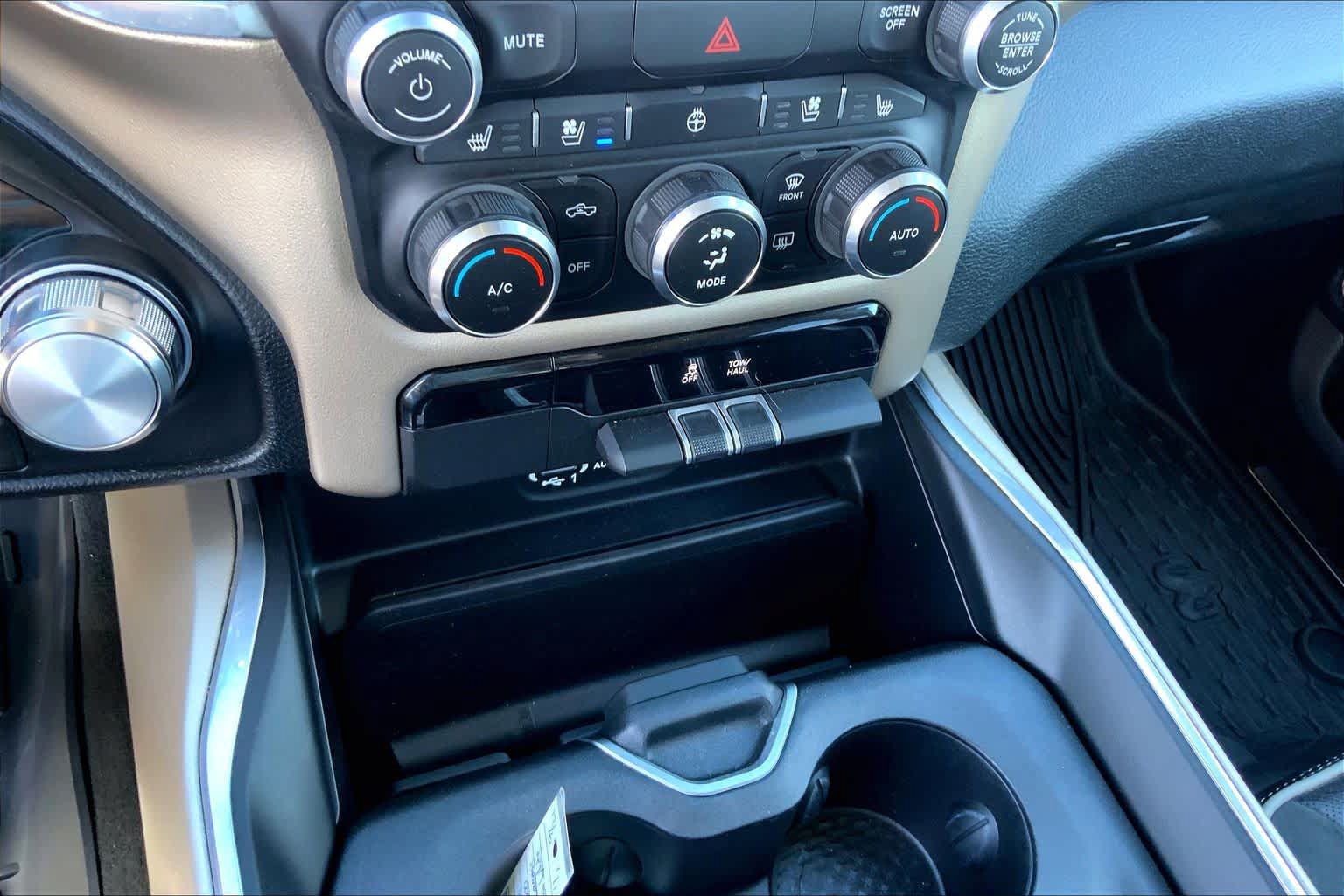 Used 2022 RAM 1500 Laramie AWD/4WD image 35