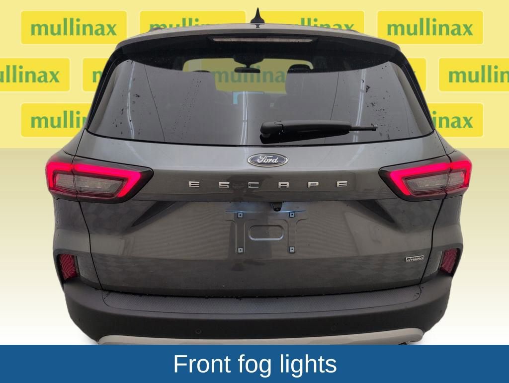 Certified 2025 Ford Escape SE image 4