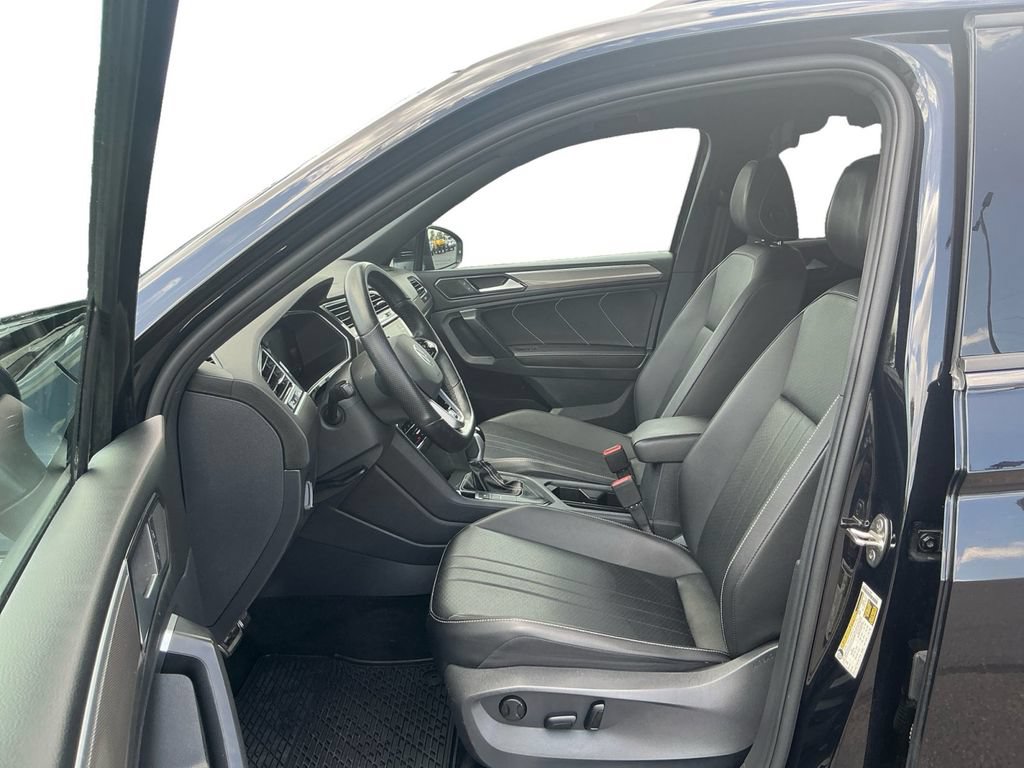 Used 2023 Volkswagen Tiguan SE R-Line FWD image 14
